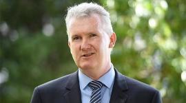 وزير الداخلية الأسترالي توني بيرك