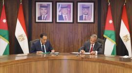 جانب من توقيع الاتفاقيات