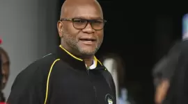 سفير جنوب أفريقيا  نكوسيناثي إيمانويل