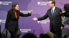 هرتسوغ خلال الجلسة النقاشية