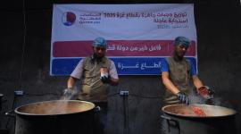 جانب من تقديم المساعدات