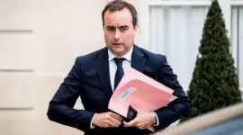 رئيس الوزراء الفرنسي المستقيل سيباستيان ليكورنو