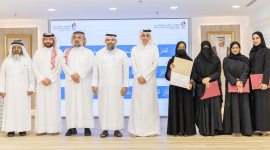 جانب من تسليم الجوائز