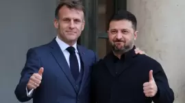 فولوديمير زيلينسكي وإيمانويل ماكرون