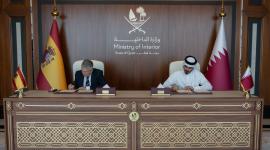 جانب من التوقيع