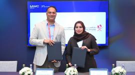 جانب من التوقيع