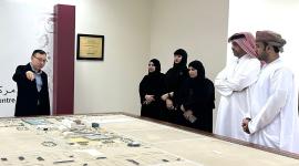 جانب من زيارة الوفد العماني