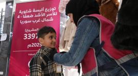 جانب من توزيع المساعدات