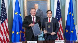 جانب من توقيع الاتفاقية