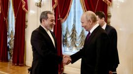 فلاديمير بوتين وعباس ⁠عراقجي