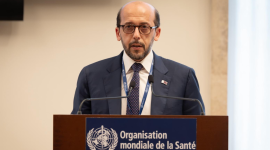 السيد منصور بن إبراهيم آل محمود وزير الصحة العامة