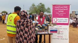 جانب من تقديم المساعدات