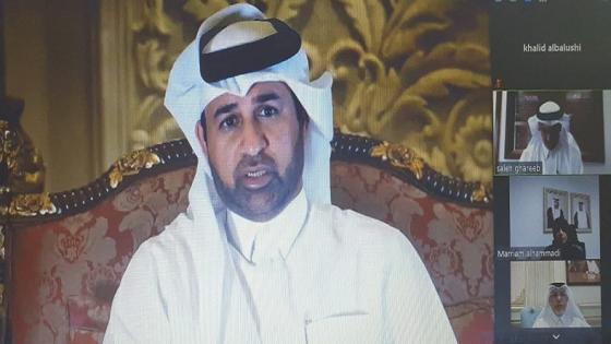 أثناء الجلسة الحوارية