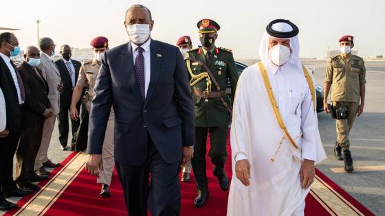 لحظة مغادرة رئيس مجلس السيادة السوداني الدوحة