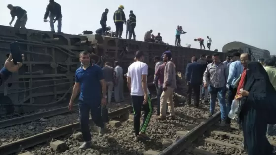 المصادر ذكرت أن 8 عربات انقلبت بعد خروج القطار عن مساره في طوخ