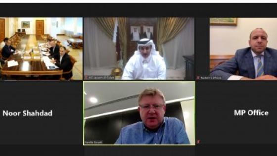 جانب من الاجتماع عبر تقنية الاتصال المرئي