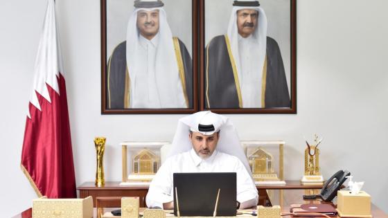 وزير البلدية والبيئة  خلال الاجتماع