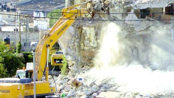 استمرار عمليات هدم المنازل