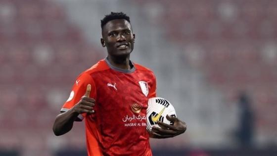 مايكل أولونجا مهاجم فريق الدحيل