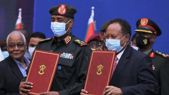 جانب من توقيع الاتفاق