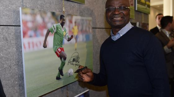 أسطورة الكرة الكاميرونية روجيه ميلا