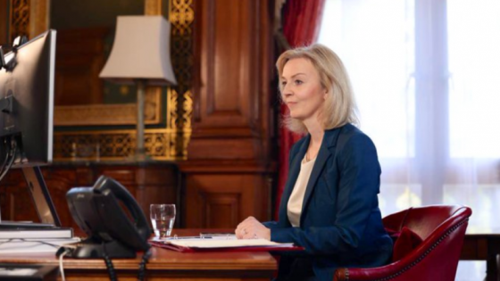 ليز تراس وزيرة الخارجية البريطانية