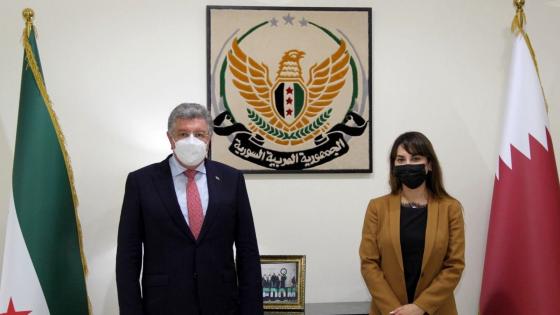 جانب من لقاء السيد سالم المسلط مع السيدة ناتالي بيكر