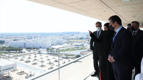 مسرور بارزاني خلال زيارته لمؤسسة قطر