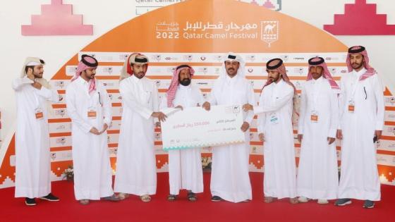 جانب من توزيع الجوائز