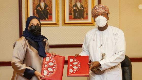 جانب من توقيع الاتفاقية