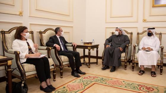 جانب من الاجتماع مع السفير المصري