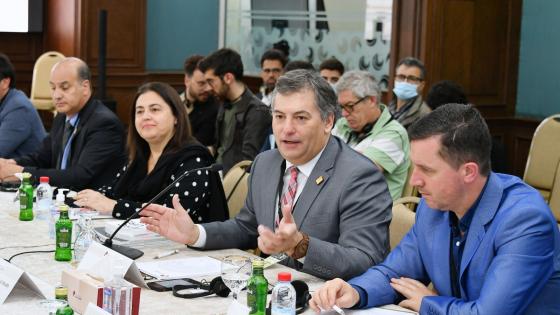 جانب من المباحثات بين غرفة قطر والوفد البرتغالي