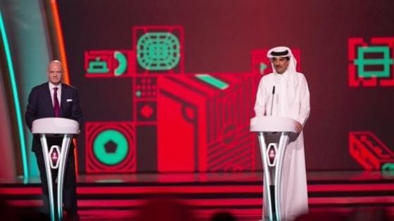 سمو الأمير أثناء إلقاء كلمته بحفل قرعة كأس العالم قطر 2022