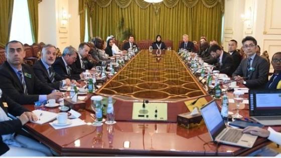 جانب من الجلسات النقاشية