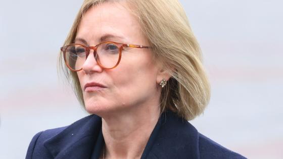 سفيرة بريطانيا في موسكو ديبورا برونيرت