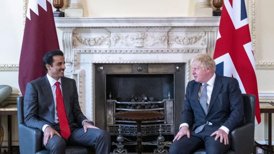 سمو الأمير ورئيس الوزراء البريطاني