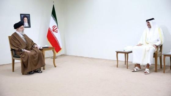 جانب من لقاء سمو الأمير والمرشد الأعلى لإيران