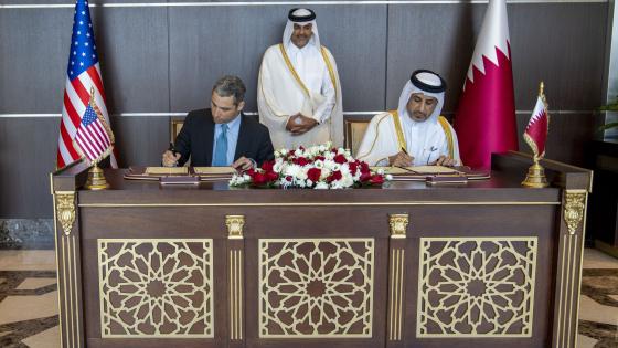 جانب من توقيع المذكرة