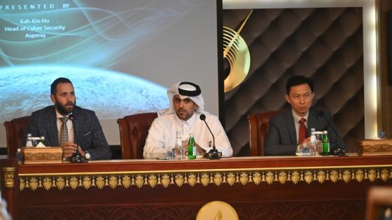 جانب من الندوة