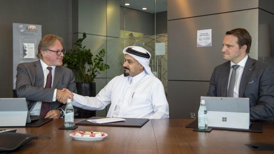 جانب من توقيع خطاب النوايا