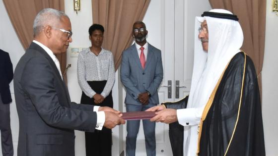 جانب من تسليم أوراق الاعتماد