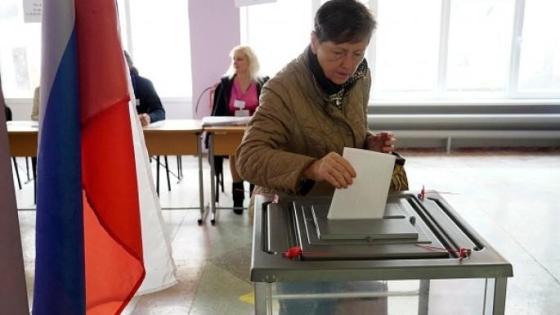 جانب من عملية الاستفتاء