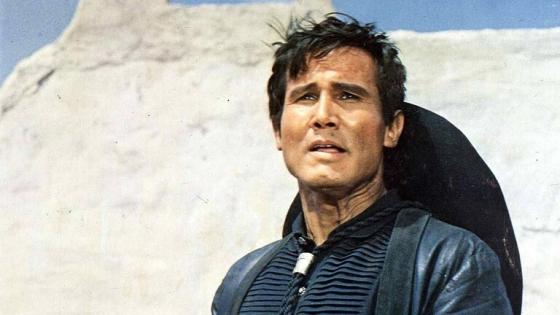 الممثل الأمريكي هنري سيلفا