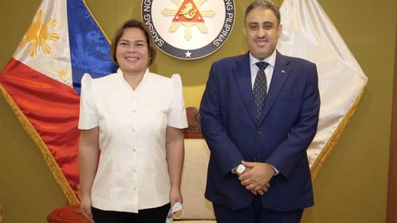 صورة على هامش الاجتماع