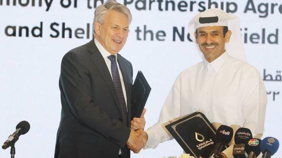 جانب من توقيع الاتفاقية