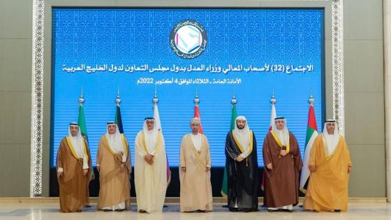 صورة على هامش الاجتماع