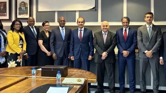 صورة على هامش الاجتماع