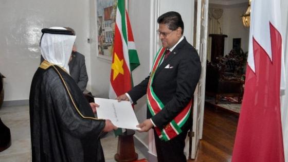 جانب من تسليم أوراق الاعتماد