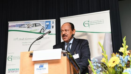 سعادة السفير بدر بن عمر الدفع