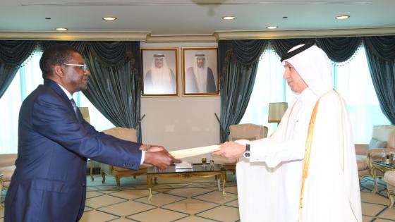 جانب من تسلم أوراق الاعتماد